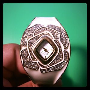 Geneva platinum 8663 LC Japan Montana ladies watch